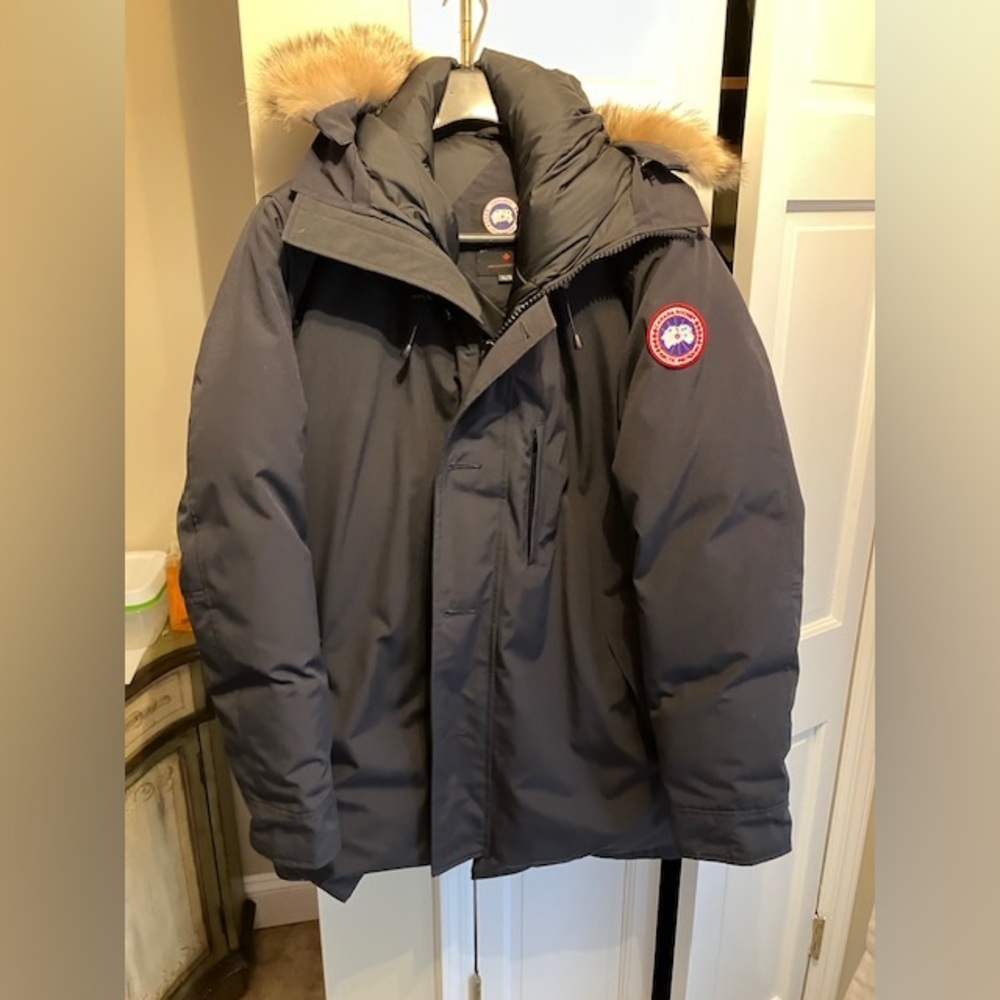 Canada Goose MENS Chateau Jacket in NAVY BLUE